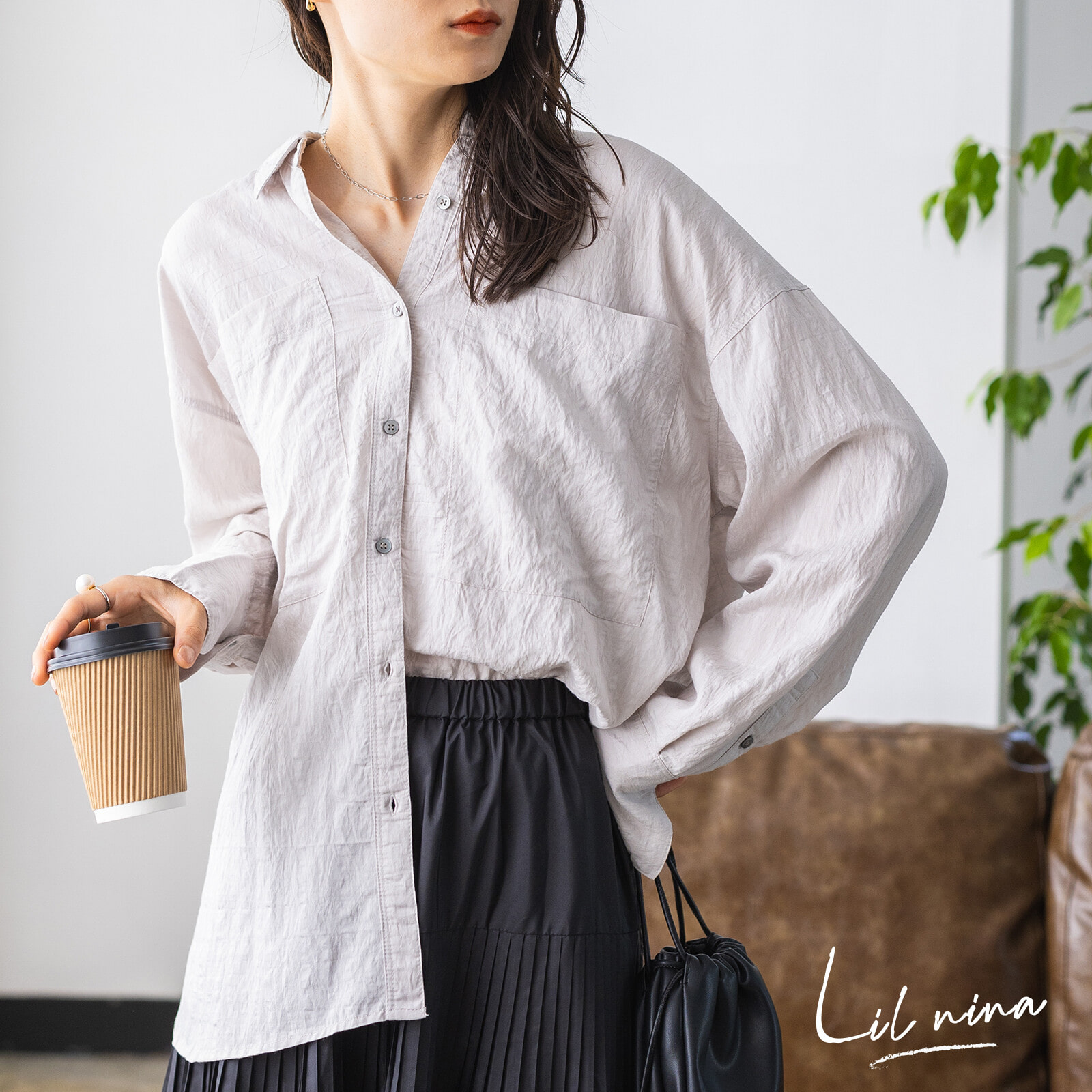 Lil nina : 특별한 소재 시원한 촉감의 오버핏 셔츠(2컬러)