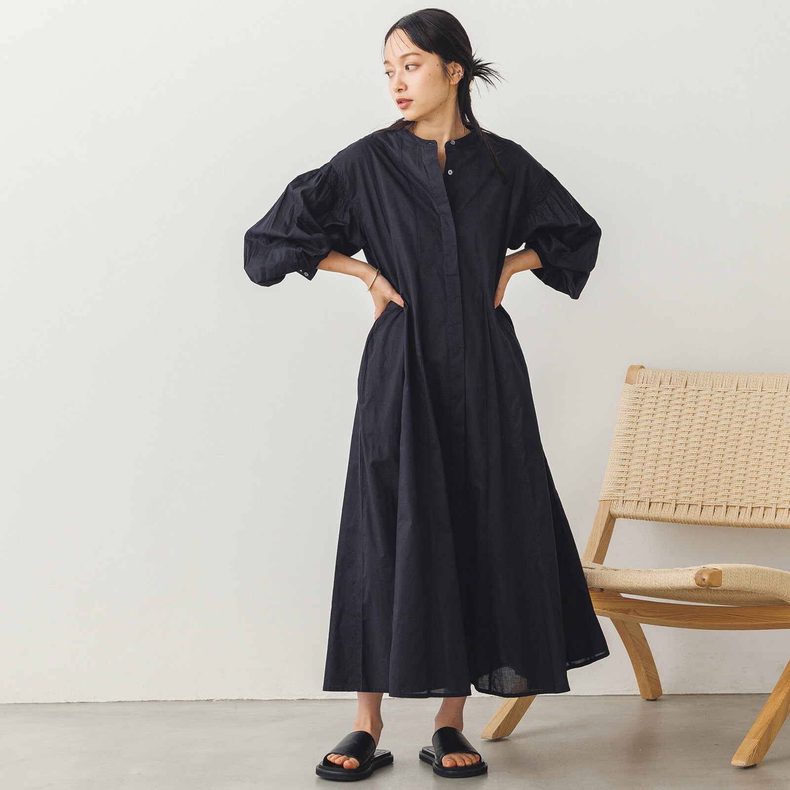 Noia :  인디아 코튼 퍼프 슬리브 코트 드레스 (블랙)